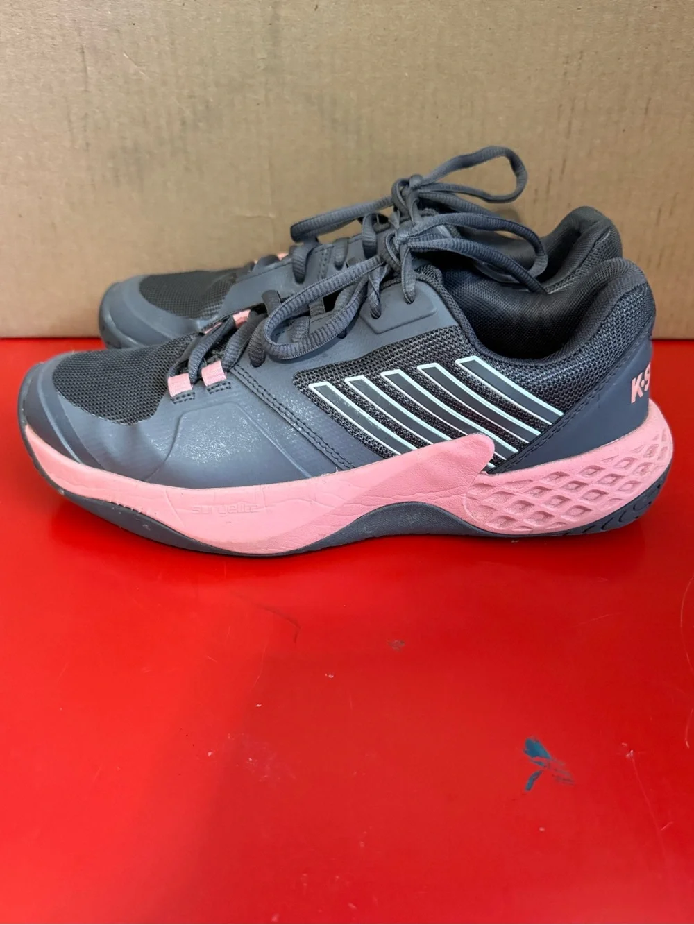 K-Swiss lightly pre